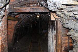 Understanding the Advantages and Disadvantages of Underground Mining